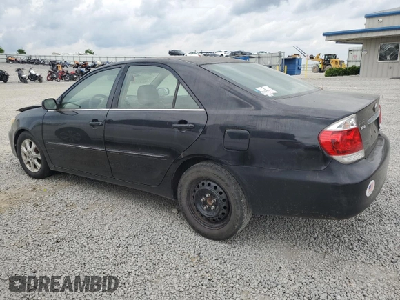 2006 Toyota Camry LE z VIN 4T1BF30K76U635823, wystawiony jako Copart lot #54246045 z przebiegiem 211 090 mil mil oraz Szkoda całkowita • Salvage title. Historia ofert i sprzedaży dostępna na DreamBid. Obrazek 2.