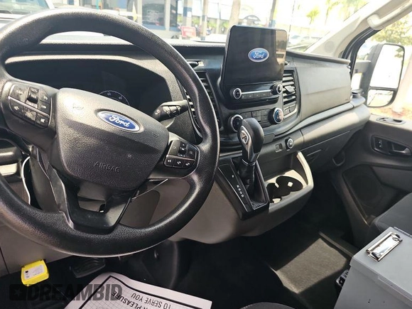 2020 Ford Transit z VIN 1FTBR1YG6LKA32420, wystawiony jako IAAI lot #42786972 z przebiegiem 45 104 mil mil oraz . Historia ofert i sprzedaży dostępna na DreamBid. Obrazek 10.