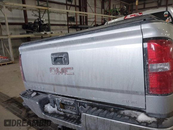 2018 GMC Sierra 1500 SLE z VIN 1GTV2MEH8JZ357073, wystawiony jako IAAI lot #41642234 z przebiegiem 105 007 mil mil oraz . Historia ofert i sprzedaży dostępna na DreamBid. Obrazek 16.