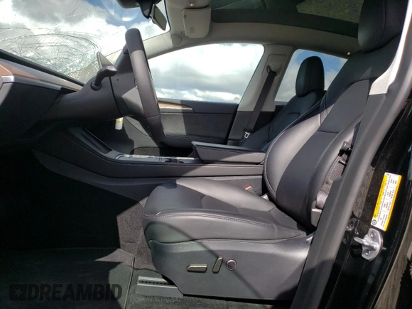 2024 Tesla Model Y Long Range с VIN 7SAYGAEE6RF127846, выставлен на аукционе Copart как лот 56968035 с пробегом 23 328 миль миль и Списание • Salvage title. История ставок и продаж доступна на DreamBid. Изображение 7.