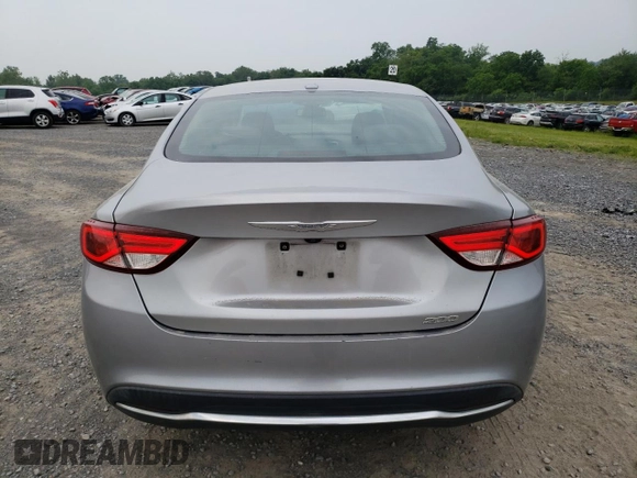 2015 Chrysler 200 Limited z VIN 1C3CCCAB9FN700895, wystawiony jako Copart lot #59985165 z przebiegiem 146 753 mil mil oraz Szkoda całkowita • Salvage title. Historia ofert i sprzedaży dostępna na DreamBid. Obrazek 6.
