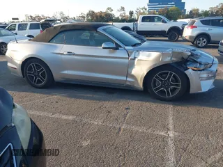 2018 Ford Mustang EcoBoost Premium with VIN 1FATP8UH3J5160147, listed as a IAAI auction lot 41916920 with 91,917 mi miles and . Bid and sale history available at carsss.com. Image 13.