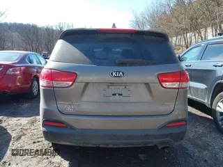 2016 Kia Sorento LX with VIN 5XYPGDA39GG061748, listed as a IAAI auction lot 41720011 with 124,084 mi miles. Bid and sale history available at carsss.com. Image 17.