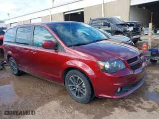 2018 Dodge Grand Caravan GT with VIN 2C4RDGEG8JR189935, listed as a IAAI auction lot 41335006 with 184,301 mi miles. Bid and sale history available at carsss.com. Image 1.