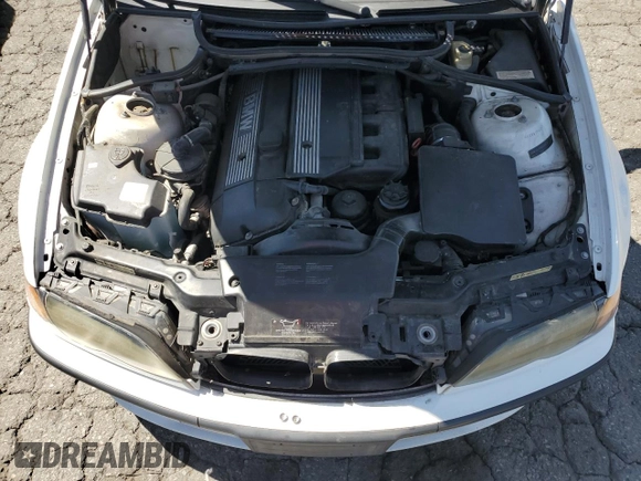 2005 BMW 3 Series 330i with VIN WBAEV53455KM41084, listed as a Copart auction lot 50338425 with 223,116 mi miles and Salvage title. Bid and sale history available at DreamBid. Image 11.