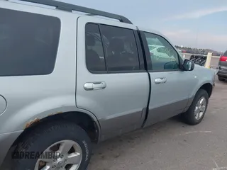 2005 Mercury Mountaineer Convenience z VIN 4M2ZU86K65UJ10015, wystawiony jako IAAI lot #42063970 z przebiegiem 153 542 mil mil oraz . Historia ofert i sprzedaży dostępna na DreamBid. Obrazek 6.