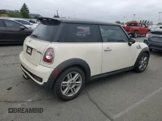 2011 MINI Hardtop S z VIN WMWSV3C59BTY15847, wystawiony jako Copart lot #55904795 z przebiegiem 114 146 mil mil oraz Szkoda całkowita • Salvage title. Historia ofert i sprzedaży dostępna na DreamBid. Obrazek 3.