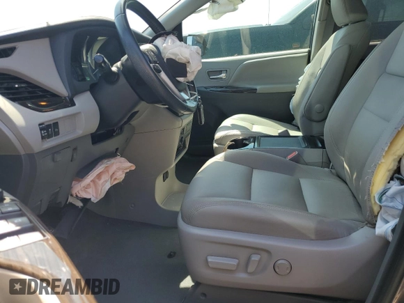 2020 Toyota Sienna XLE Auto Access Seat with VIN 5TDYZ3DC4LS073596, listed as a Copart auction lot 48262685 with 59,145 mi miles and Salvage Title. Bid and sale history available at carsss.com. Image 7.