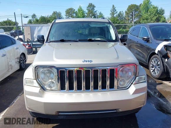 2010 Jeep Liberty Limited z VIN 1J4PN5GK0AW112035, wystawiony jako IAAI lot #42145071 z przebiegiem 151 889 mil mil oraz . Historia ofert i sprzedaży dostępna na DreamBid. Obrazek 12.