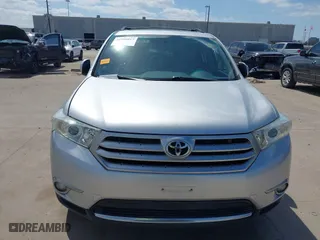 2011 Toyota Highlander with VIN 5TDZK3EH3BS041465, listed as a IAAI auction lot 41709017 with 183,674 mi miles. Bid and sale history available at carsss.com. Image 13.