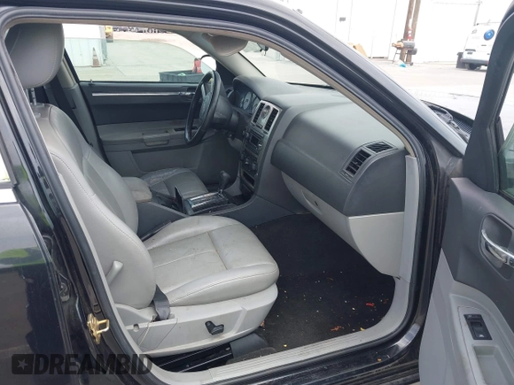 2006 Chrysler 300 Touring with VIN 2C3KA53G76H200278, listed as a IAAI auction lot 42044879 with 122,601 mi miles and . Bid and sale history available at DreamBid. Image 5.