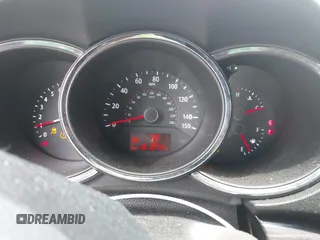 2013 Kia Sorento LX z VIN 5XYKT3A6XDG409434, wystawiony jako IAAI lot #42628868 z przebiegiem 161 972 mil mil oraz . Historia ofert i sprzedaży dostępna na DreamBid. Obrazek 7.