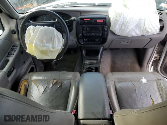 2000 Mercury Mountaineer with VIN 4M2ZU86P4YUJ26343, listed as a Copart auction lot 86396084 with 187,140 mi miles and Salvage title. Bid and sale history available at DreamBid. Image 8.