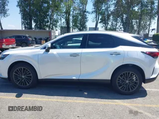 2024 Lexus RX 350 z VIN 2T2BAMBAXRC042872, wystawiony jako IAAI lot #42151226 z przebiegiem 8 141 mil mil oraz . Historia ofert i sprzedaży dostępna na DreamBid. Obrazek 14.