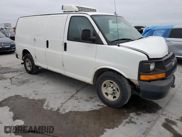 2015 Chevrolet Express Cargo z VIN 1GCWGFCF0F1286668, wystawiony jako Copart lot #85657524 z przebiegiem 107 760 mil mil oraz Szkoda całkowita • Salvage title. Historia ofert i sprzedaży dostępna na DreamBid. Obrazek 4.