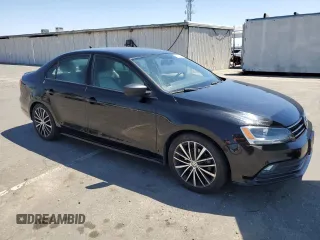 2015 Volkswagen Jetta Sport z VIN 3VWD17AJ4FM401214, wystawiony jako Copart lot #61095445 z przebiegiem 104 833 mil mil oraz Czysty tytuł • Clean title. Historia ofert i sprzedaży dostępna na DreamBid. Obrazek 4.