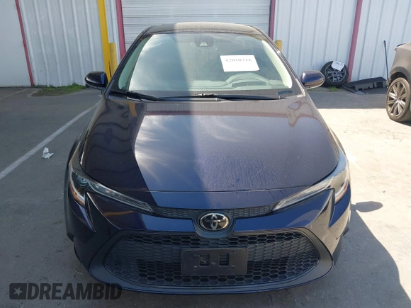 2022 Toyota Corolla LE with VIN 5YFEPMAE0NP320936, listed as a IAAI auction lot 42010316 with 21,686 mi miles. Bid and sale history available at carsss.com. Image 12.