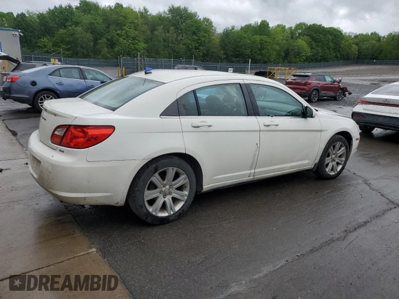 2010 Chrysler Sebring Limited z VIN 1C3CC5FV8AN110632, wystawiony jako Copart lot #57552935 z przebiegiem 208 241 mil mil oraz Szkody całkowita. Historia ofert i sprzedaży dostępna na DreamBid. Obrazek 3.