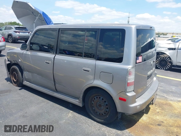 2006 Scion xB z VIN JTLKT324264122365, wystawiony jako IAAI lot #42315138 z przebiegiem 294 826 mil mil oraz . Historia ofert i sprzedaży dostępna na DreamBid. Obrazek 3.
