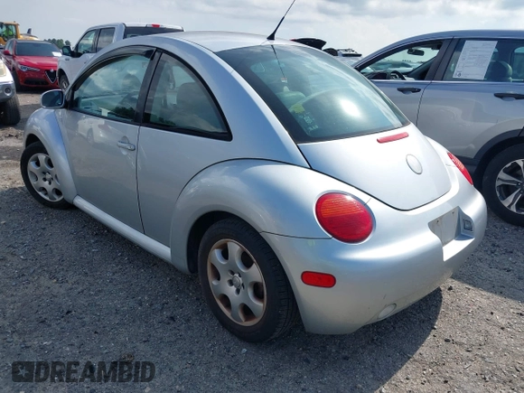 2002 Volkswagen Beetle GLS with VIN 3VWCB21C52M446668, listed as a IAAI auction lot 42510792 with 205,712 mi miles and . Bid and sale history available at DreamBid. Image 3.
