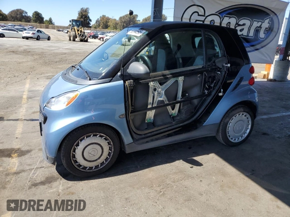 2014 Smart fortwo Pure with VIN WMEEJ3BA6EK783848, listed as a Copart auction lot 58244595 with 26,131 mi miles and Clean title. Bid and sale history available at DreamBid. Image 1.