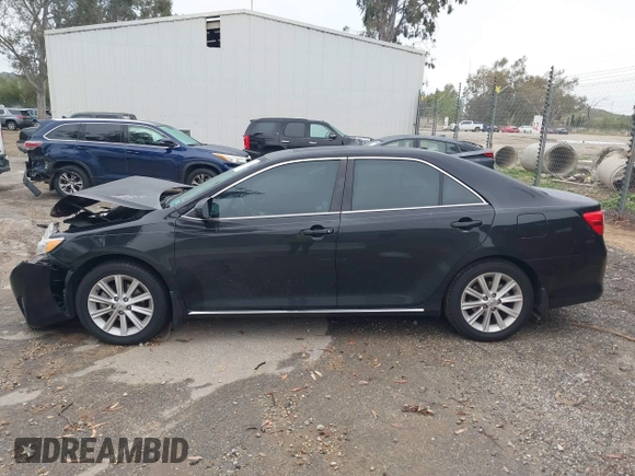 2014 Toyota Camry SE with VIN 4T1BK1FK8EU539138, listed as a IAAI auction lot 41802302 with 91,205 mi miles. Bid and sale history available at carsss.com. Image 14.