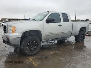 2010 GMC Sierra 1500 with VIN 1GTSCUEA4AZ131888, listed as a Copart auction lot 79946064 with 142,935 mi miles and Clean Title. Bid and sale history available at DreamBid. Image 1.