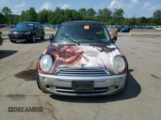 2005 MINI Hardtop с VIN WMWRC33495TJ66986, выставлен на аукционе Copart как лот 61852735 с пробегом Не указан миль и Списание • Salvage title. История ставок и продаж доступна на DreamBid. Изображение 5.