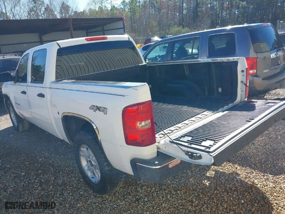 2008 Chevrolet Silverado 1500 LT w/1LT with VIN 3GCEK13J18G236402, listed as a IAAI auction lot 41659037 with 206,368 mi miles. Bid and sale history available at carsss.com. Image 3.