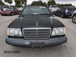 1995 Mercedes-Benz E Class with VIN WDBEA66EXSC281846, listed as a Copart auction lot 75006754 with 83,067 mi miles and Salvage Title. Bid and sale history available at carsss.com. Image 5.