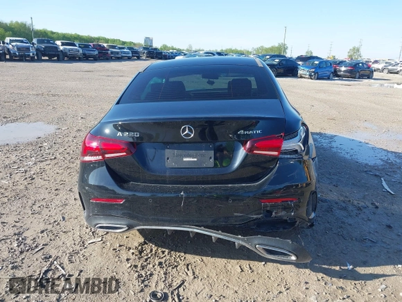 2022 Mercedes-Benz A 220 z VIN W1K3G4FB4NJ367693, wystawiony jako IAAI lot #42101749 z przebiegiem 26 494 mil mil oraz . Historia ofert i sprzedaży dostępna na DreamBid. Obrazek 17.
