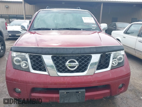 2006 Nissan Pathfinder SE z VIN 5N1AR18U46C625611, wystawiony jako IAAI lot #42317418 z przebiegiem 246 810 mil mil oraz . Historia ofert i sprzedaży dostępna na DreamBid. Obrazek 6.