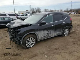 2018 Nissan Rogue SV z VIN JN8AT2MV1JW311839, wystawiony jako Copart lot #49600395 z przebiegiem 96 186 mil mil oraz Szkoda całkowita • Salvage title. Historia ofert i sprzedaży dostępna na DreamBid. Obrazek 1.