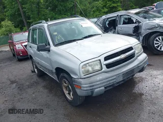 2000 Chevrolet Tracker z VIN 2CNBJ13C1Y6945846, wystawiony jako IAAI lot #41836930 z przebiegiem 210 773 mil mil oraz . Historia ofert i sprzedaży dostępna na DreamBid. Obrazek 1.