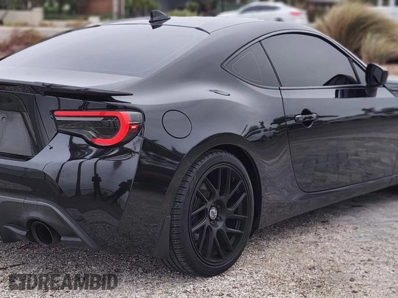 2017 Toyota 86 with VIN JF1ZNAA18H9706314, listed as a Copart auction lot 43111575 with 109,600 mi miles and Salvage Title. Bid and sale history available at carsss.com. Image 4.
