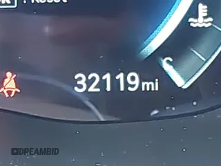 2024 Genesis GV80 z VIN KMUHCESC8RU166378, wystawiony jako IAAI lot #42260945 z przebiegiem 32 119 mil mil oraz . Historia ofert i sprzedaży dostępna na DreamBid. Obrazek 7.