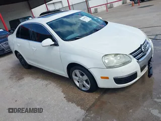 2008 Volkswagen Jetta SE с VIN 3VWRM71K58M083712, выставлен на аукционе IAAI как лот 42588922 с пробегом Не указан миль и . История ставок и продаж доступна на DreamBid. Изображение 1.