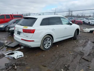 2018 Audi Q7 Premium Plus with VIN WA1LHAF74JD001365, listed as a IAAI auction lot 41503241 with 114,110 mi miles. Bid and sale history available at carsss.com. Image 4.