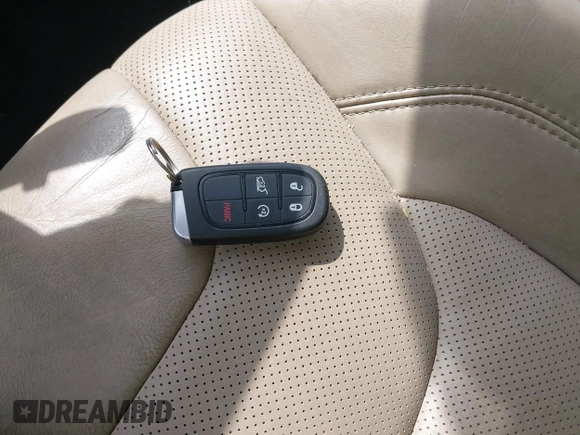 2015 Jeep Cherokee Limited with VIN 1C4PJLDS9FW516548, listed as a IAAI auction lot 42108725 with 122,190 mi miles and . Bid and sale history available at DreamBid. Image 11.