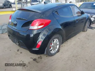 2013 Hyundai Veloster w/Gray Int with VIN KMHTC6AD1DU141372, listed as a IAAI auction lot 41349170 with 1 mi miles. Bid and sale history available at carsss.com. Image 4.