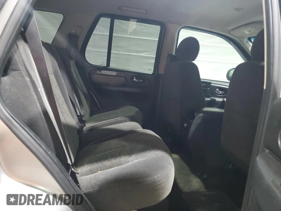 2006 GMC Envoy SLE z VIN 1GKDT13S162314222, wystawiony jako Copart lot #47171135 z przebiegiem 120 677 mil mil oraz Szkoda całkowita • Salvage title. Historia ofert i sprzedaży dostępna na DreamBid. Obrazek 11.