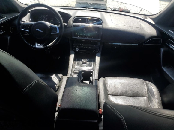 2019 Jaguar F-Pace 30t R-Sport with VIN SADCL2GX6KA396147, listed as a Copart auction lot 50324265 with 125,626 mi miles and Clean title. Bid and sale history available at DreamBid. Image 8.