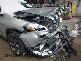 2016 Jeep Cherokee Latitude with VIN 1C4PJMCS6GW321256, listed as a IAAI auction lot 41314789 with 127,951 mi miles. Bid and sale history available at carsss.com. Image 18.