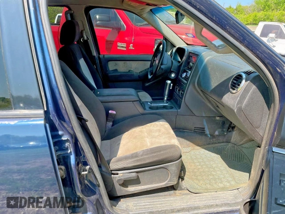 2007 Ford Explorer Sport Trac Limited z VIN 1FMEU53K07UB38463, wystawiony jako Copart lot #52647135 z przebiegiem Nie podano mil oraz Czysty tytuł • Clean title. Historia ofert i sprzedaży dostępna na DreamBid. Obrazek 5.