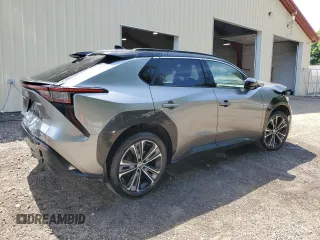 2023 Toyota bZ4X XLE z VIN JTMABACA9PA008983, wystawiony jako Copart lot #58891994 z przebiegiem Nie podano mil oraz Szkoda całkowita • Salvage title. Historia ofert i sprzedaży dostępna na DreamBid. Obrazek 3.