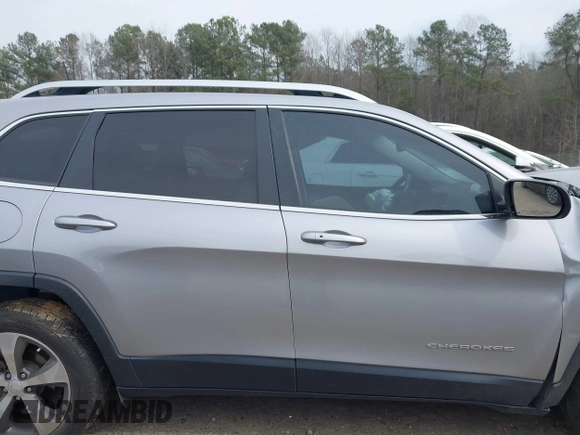 2019 Jeep Cherokee Limited with VIN 1C4PJLDN0KD300846, listed as a IAAI auction lot 41688555 with 54,166 mi miles. Bid and sale history available at carsss.com. Image 13.