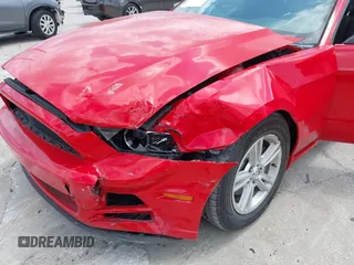 2014 Ford Mustang V6 с VIN 1ZVBP8AM8E5206985, выставлен на аукционе IAAI как лот 42155843 с пробегом 110 363 миль миль и . История ставок и продаж доступна на DreamBid. Изображение 6.