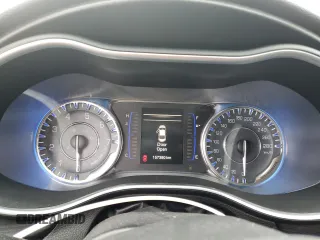 2015 Chrysler 200 Limited with VIN 1C3CCCAGXFN678871, listed as a Copart auction lot 46628965 with 157,390 mi miles and Clean Title. Bid and sale history available at carsss.com. Image 9.