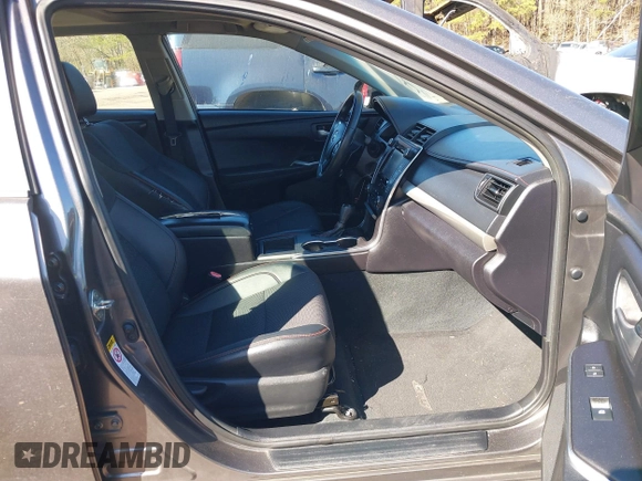 2017 Toyota Camry XLE with VIN 4T1BF1FK1HU311281, listed as a IAAI auction lot 41729435 with 132,488 mi miles. Bid and sale history available at carsss.com. Image 5.