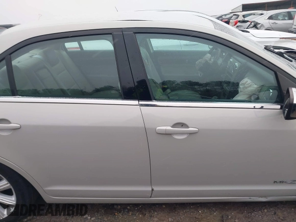 2007 Lincoln MKZ with VIN 3LNHM26T37R631061, listed as a IAAI auction lot 41592606 with 111,176 mi miles. Bid and sale history available at carsss.com. Image 14.
